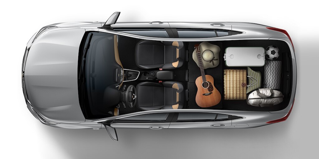 Espacio interior para ir a la aventura en Chevrolet Onix 2024, sedán deportivo